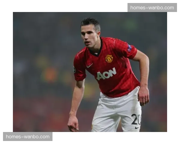 板仓滉阿贾克斯遭遇背部伤势 后防多面手复出时间尚未确定